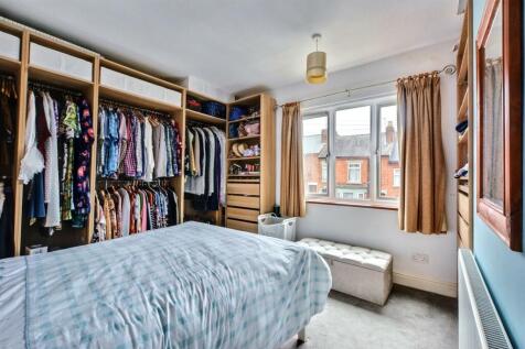Bedroom 1_1.jpeg