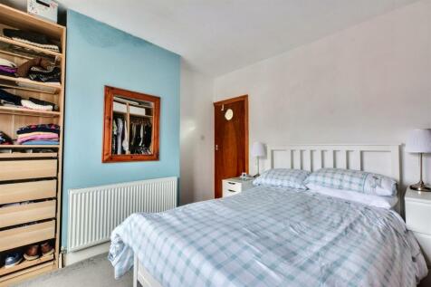 Bedroom 1_2.jpeg