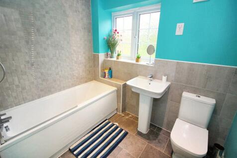 family bathroom.jpeg