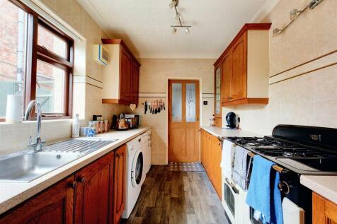 Kitchen_2.jpeg