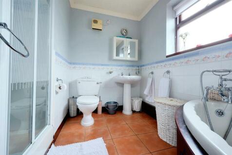 Bathroom_1.jpeg
