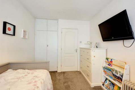 Bedroom 4_2.jpeg