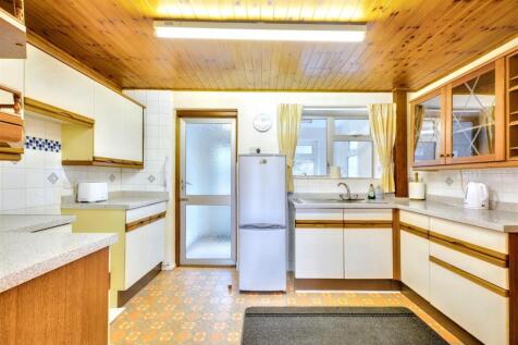 Kitchen_1.jpeg
