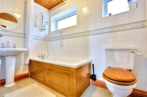 Bathroom.jpeg