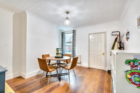 Dining Room_1.jpeg