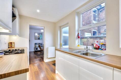 Kitchen_2.jpeg