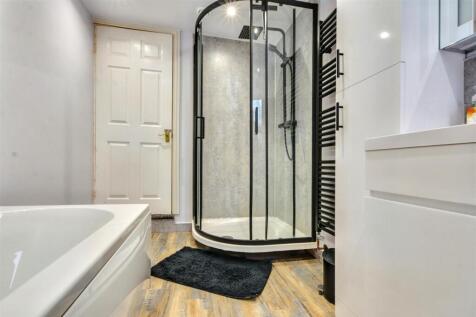 Bathroom_2.jpeg
