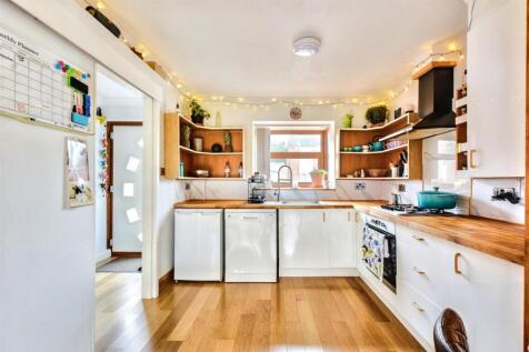 Kitchen_2.jpeg