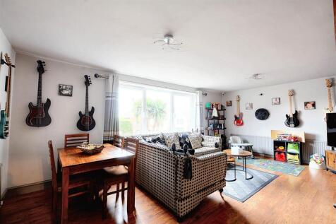 DSC_8862lounge.jpg