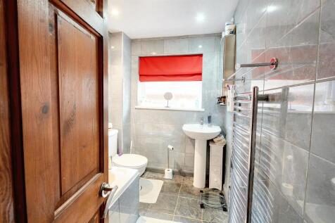 DSC_8880bathroom.jpg