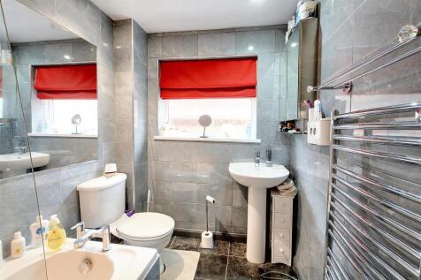 DSC_8883bathroom.jpg