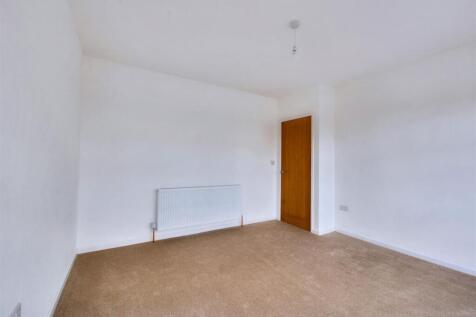 Bedroom 1_2.jpeg