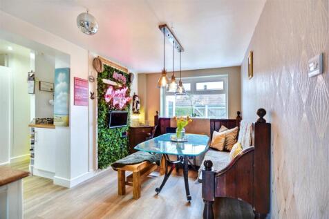 Dining Room_1.jpeg