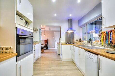 Kitchen_2.jpeg