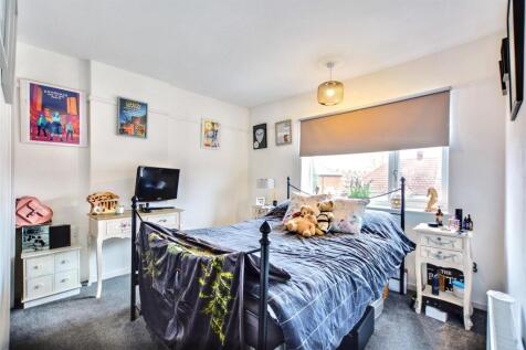 Bedroom 1_1.jpeg
