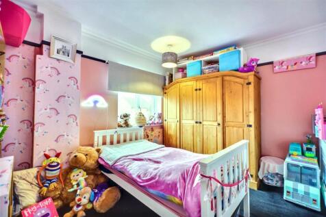 Bedroom 2_1.jpeg