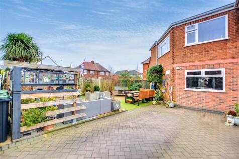 Front Garden_1.jpeg
