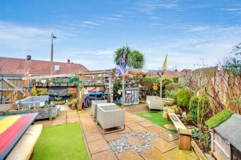 Front Garden_3.jpeg