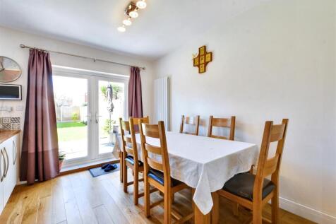 Dining Room_1.jpeg