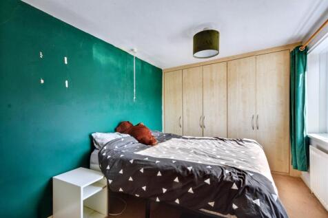 Bedroom 1_2.jpeg