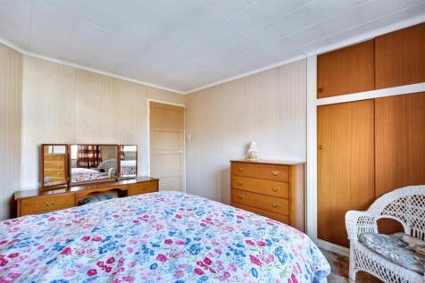 Bedroom 1_2.jpeg