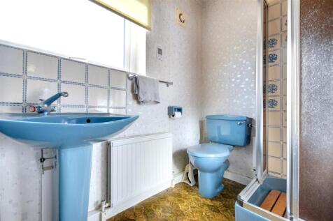Bathroom_2.jpeg