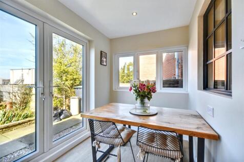 Dining Room_1.jpeg