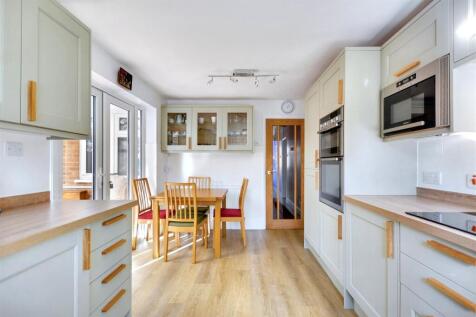 Kitchen_2.jpeg