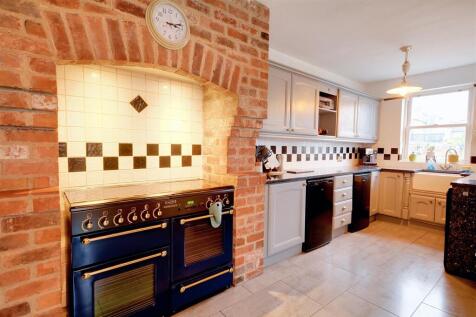 Kitchen_1.jpeg