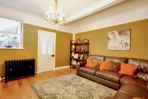 Family Room_2.jpeg