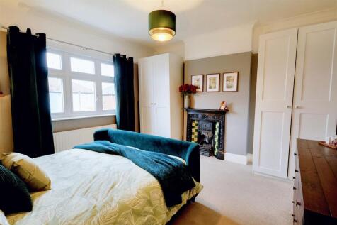 Bedroom 1_3.jpeg