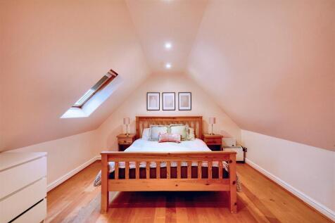 Bedroom 4_1.jpeg