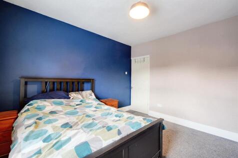 Bedroom 1_2.jpeg