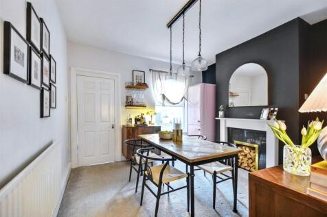 Dining Room_1.jpeg