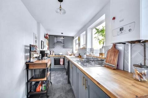 Kitchen_1.jpeg
