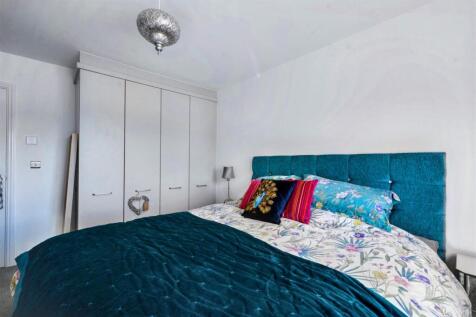Bedroom 1_2.jpeg