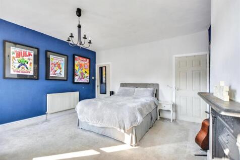 Bedroom 1_2.jpeg