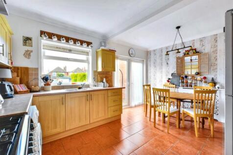 Kitchen_3.jpeg