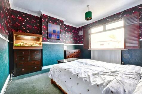 Bedroom One_3.jpeg