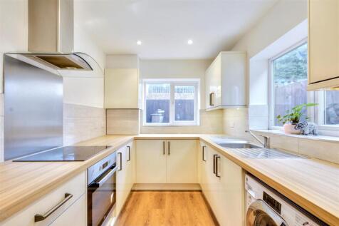 Kitchen_2.jpeg