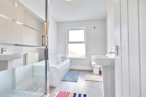 Bathroom_2.jpeg