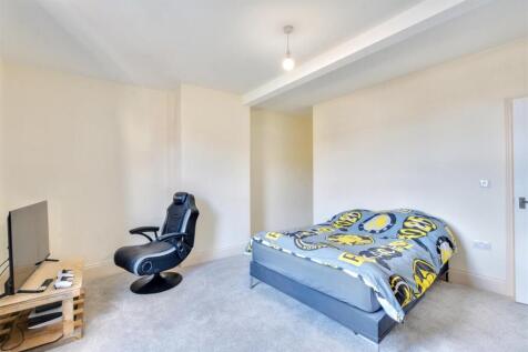 Bedroom 3_2.jpeg