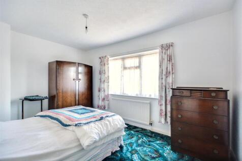 Bedroom 1_1.jpeg