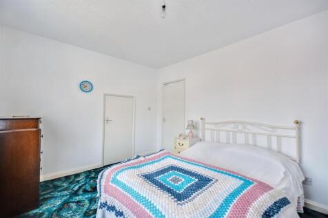Bedroom 1_2.jpeg