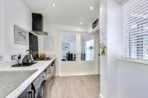 Kitchen_2.jpeg