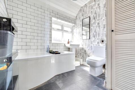 Bathroom.jpeg