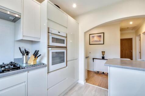 Kitchen_3.jpeg
