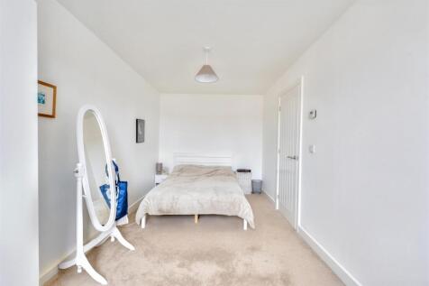 Bedroom 1_2.jpeg