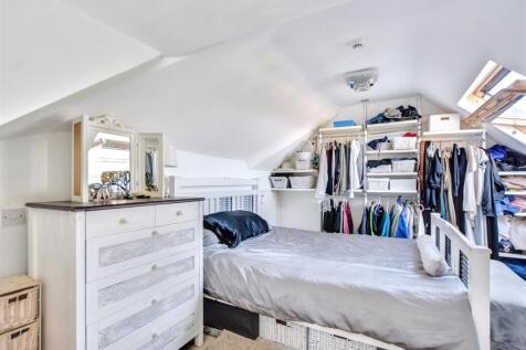 Bedroom 1_1.jpeg