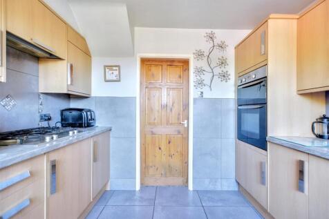Kitchen_2.jpeg